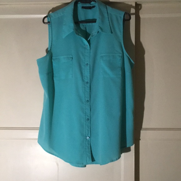 Apt. 9 Tops - Light weight 100% polyester sleeveless blouse